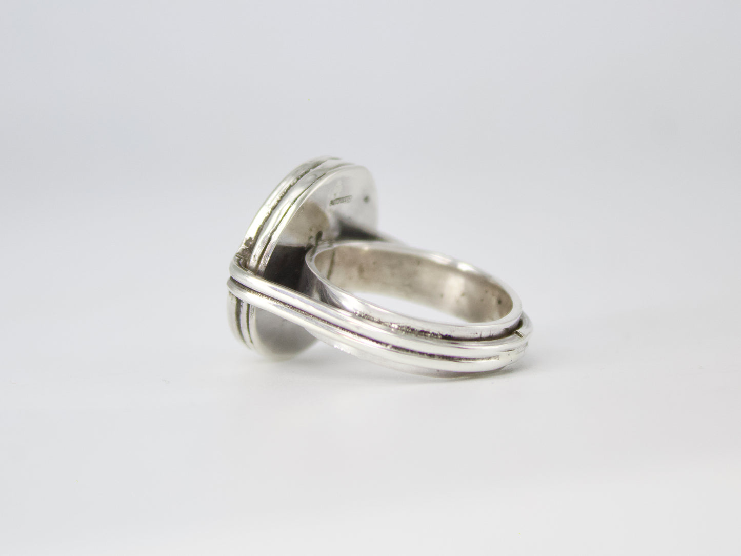 Anello con meccanismo di orologio in argento vintage Glimoire vista laterale