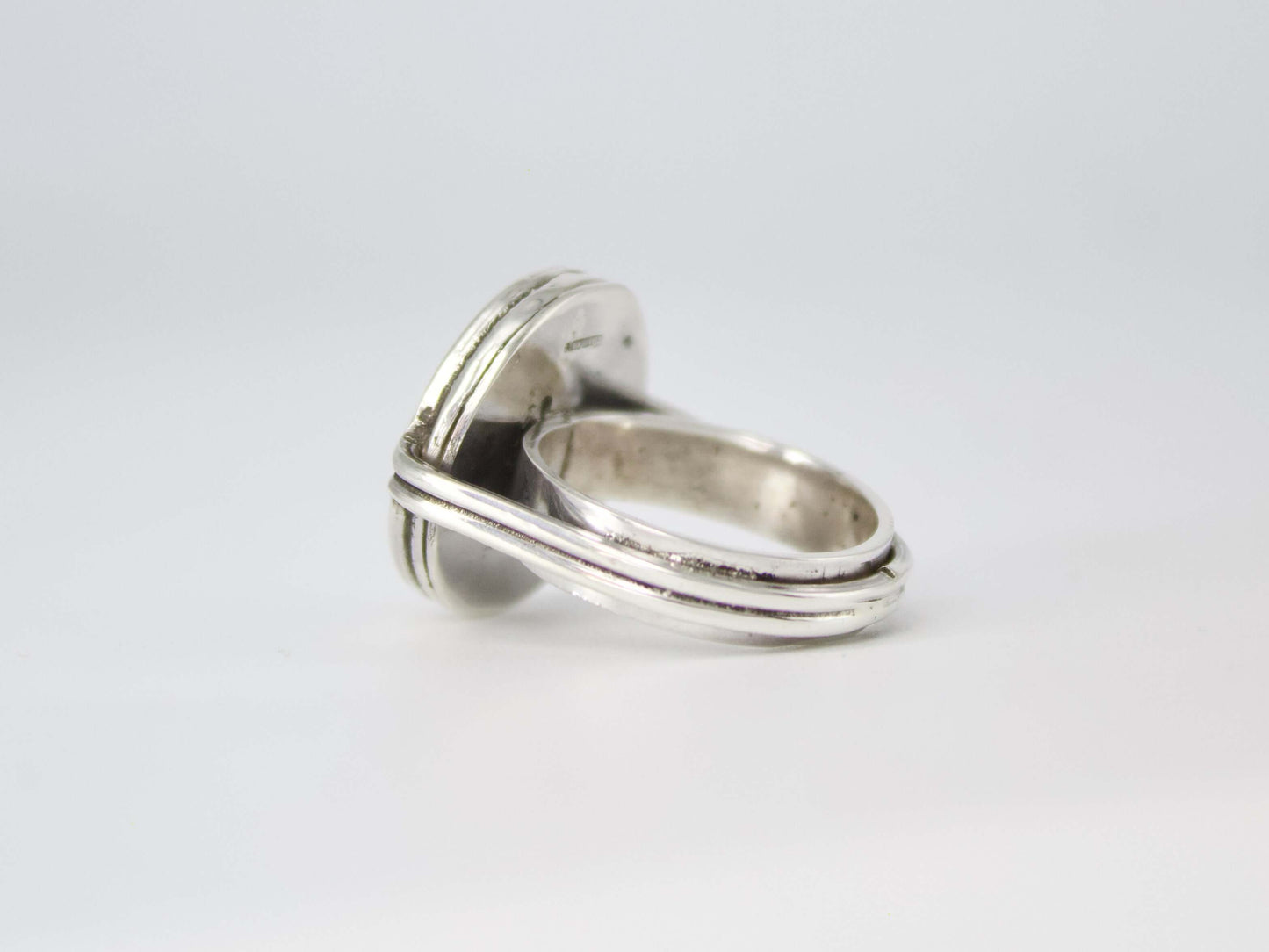 Anello con meccanismo di orologio in argento vintage Glimoire vista laterale