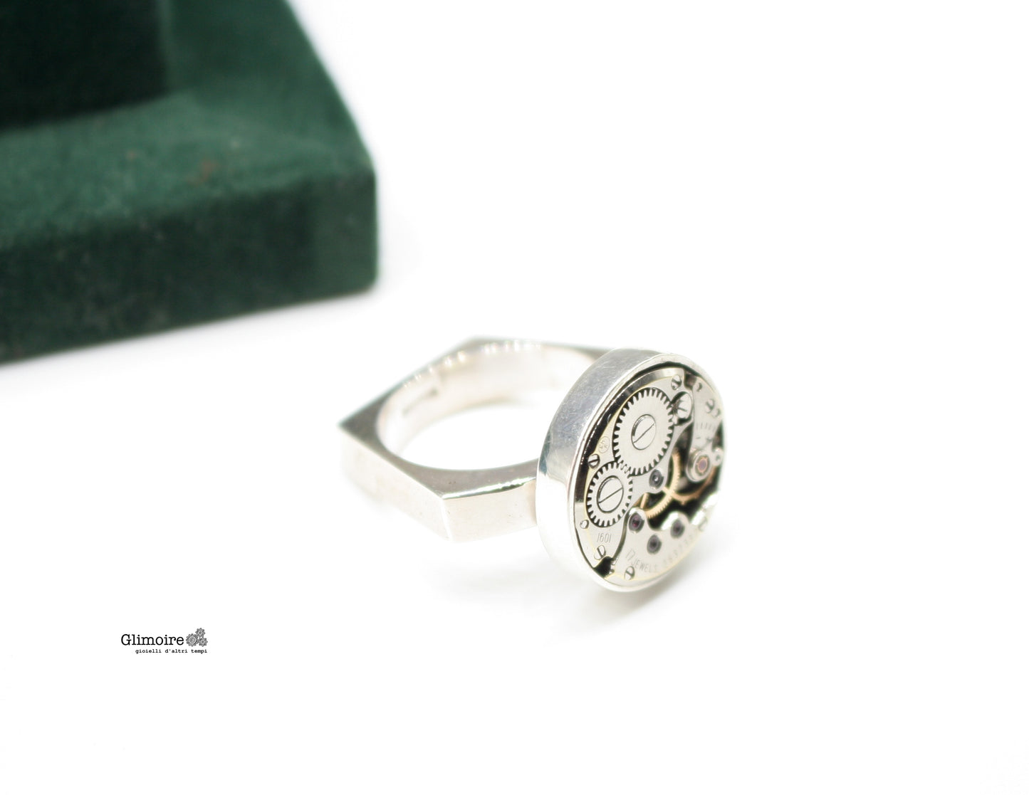 Anello a base pentagonale art.268