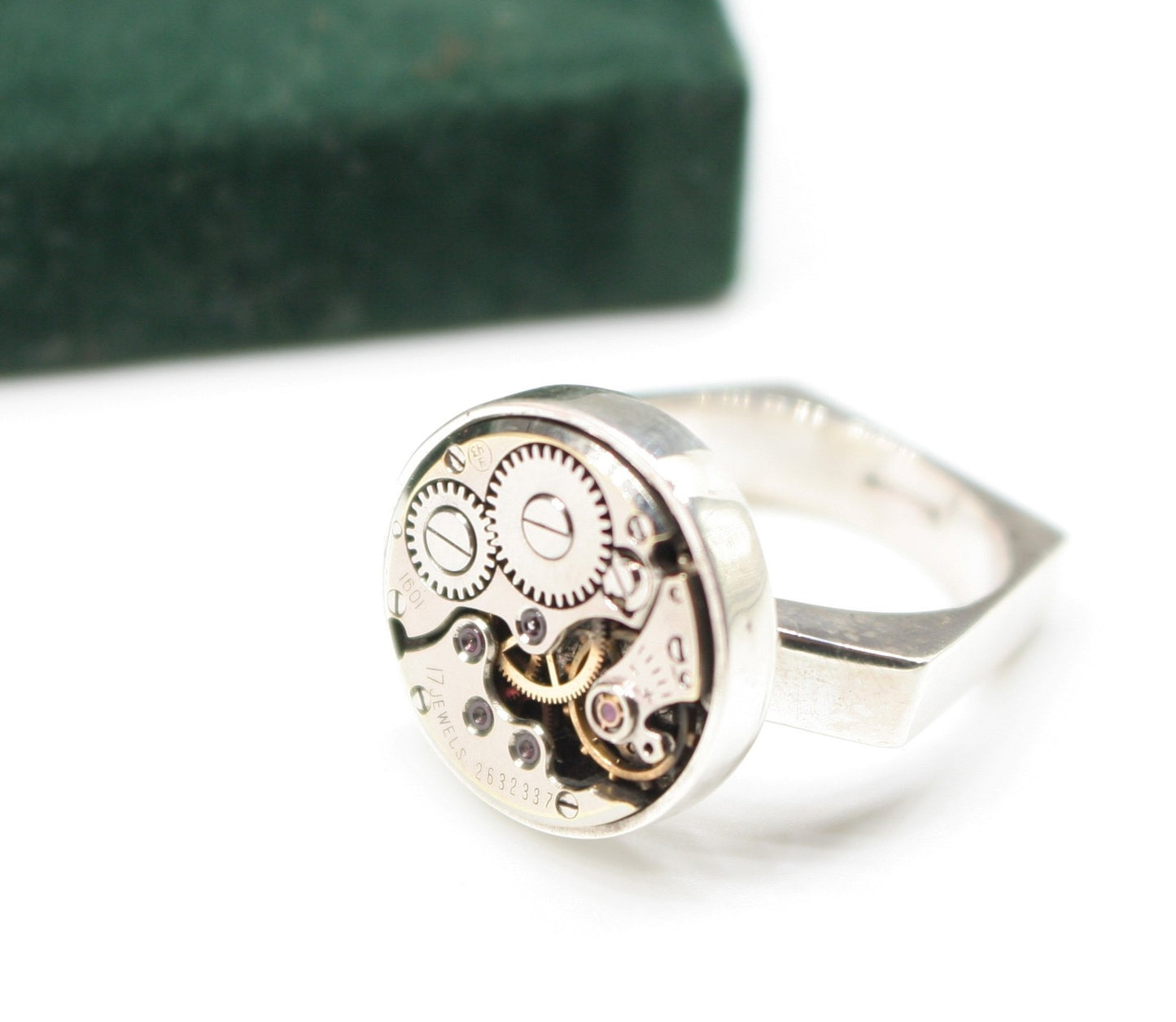 Anello a base pentagonale art.268