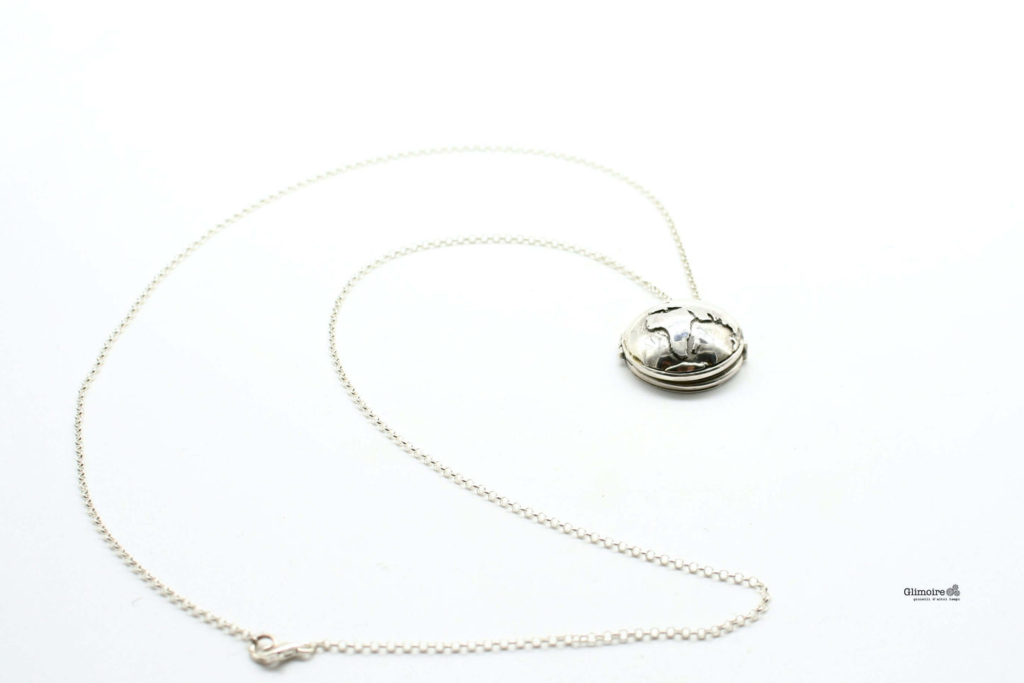 Collana Glimoire con ciondolo portafoto mondo in argento lucido elegante e delicata