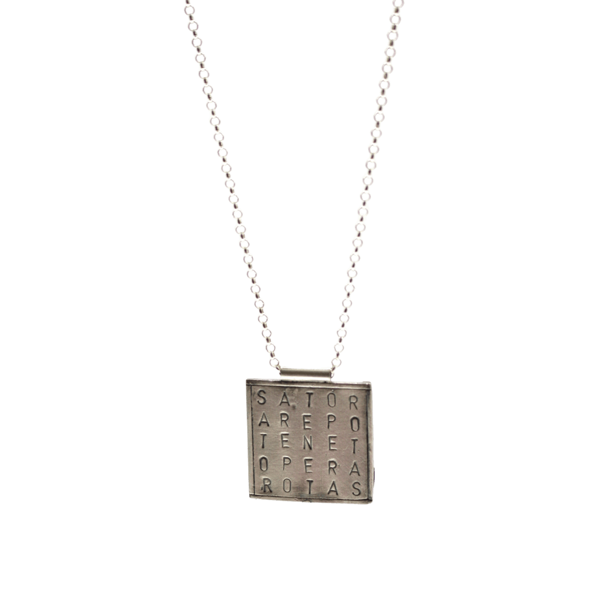 collana sator Glimoire con ciondolo quadrato in argento inciso con il quadrato SATOR AREPO TENET OPERA ROTAS