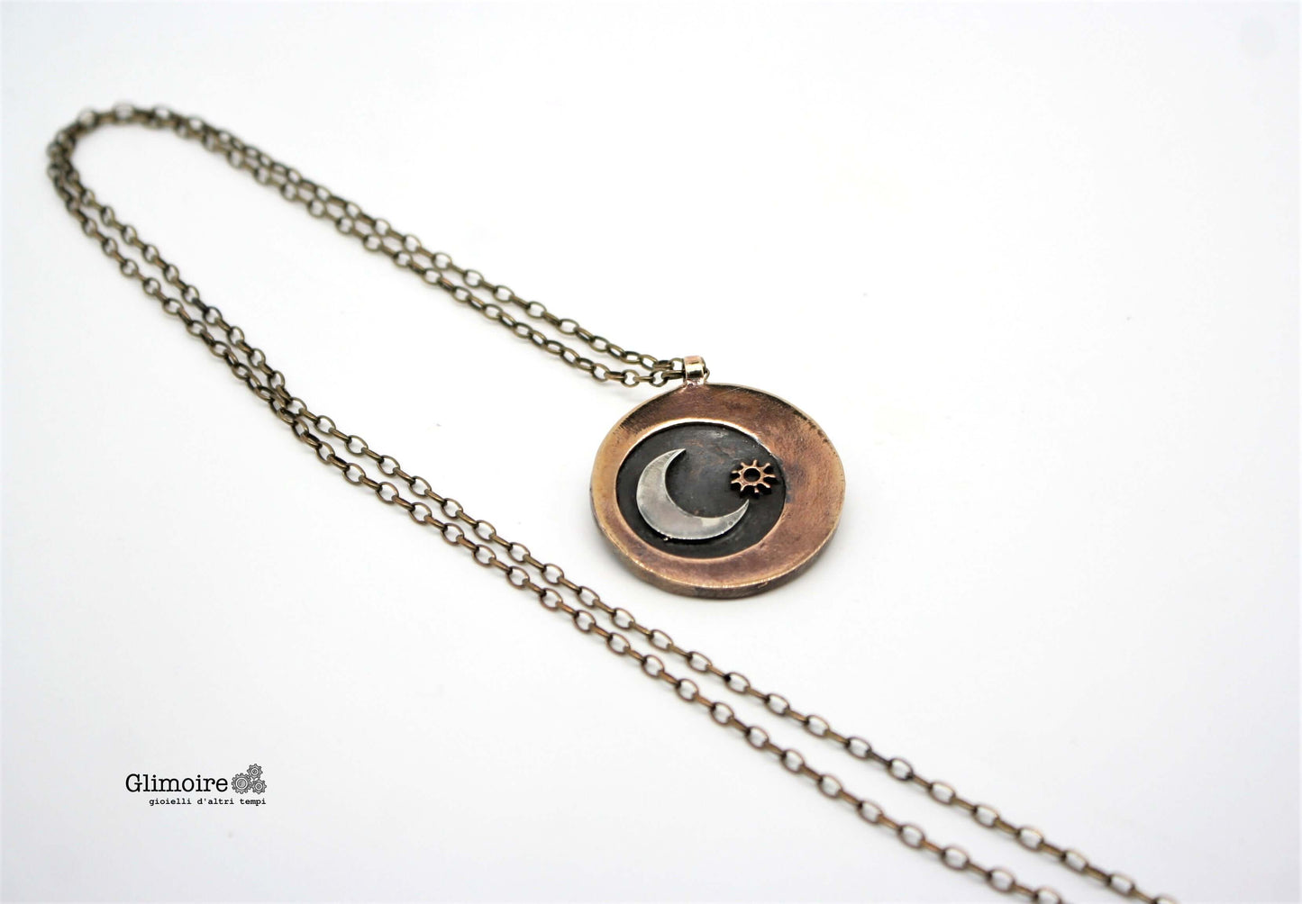 Collana in bronzo con luna pendente rotondo e dettaglio a stella su catena Glimoire