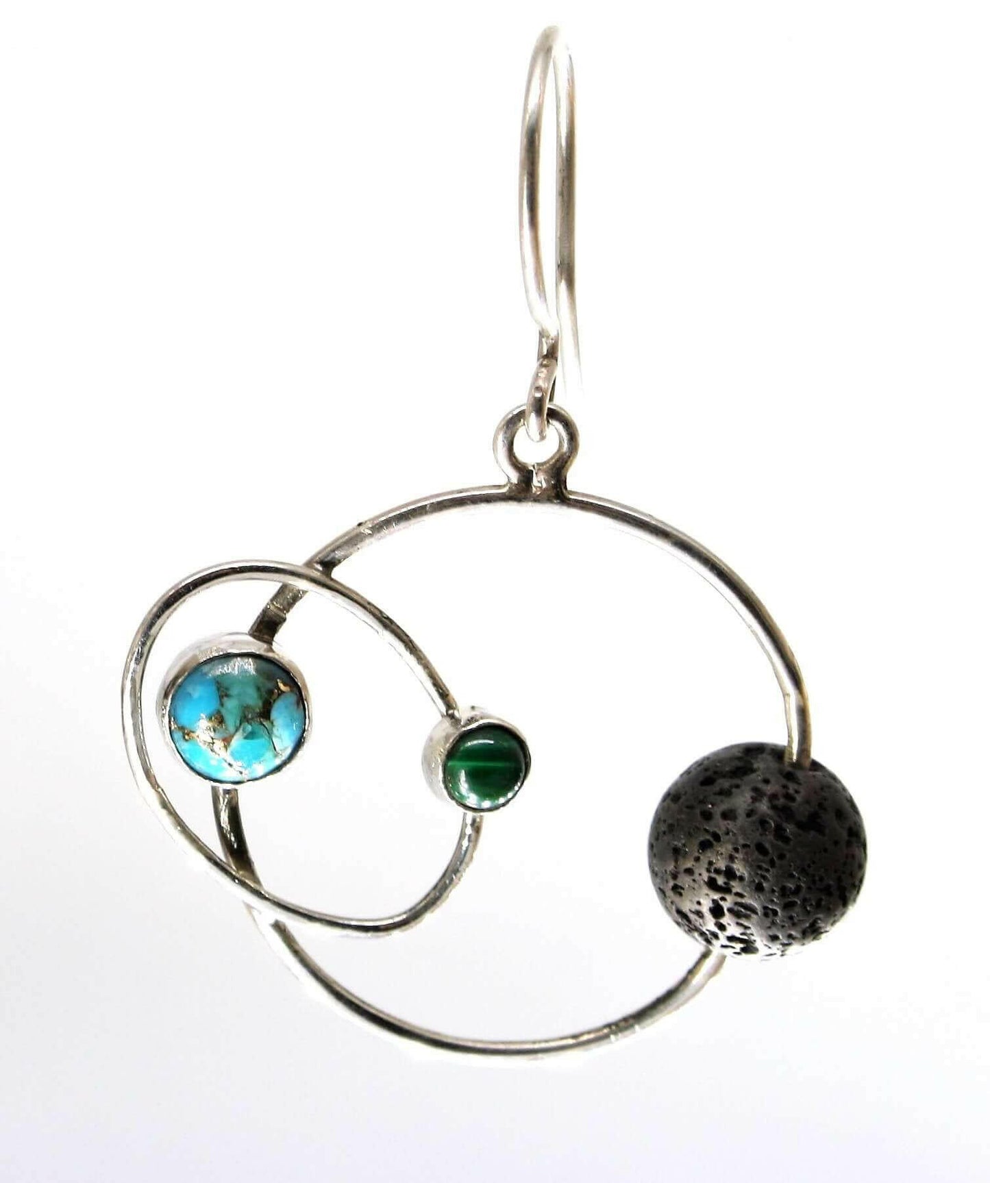Orecchini artigianali pianeti con design a orbite e sfere colorate in argento Glimoire