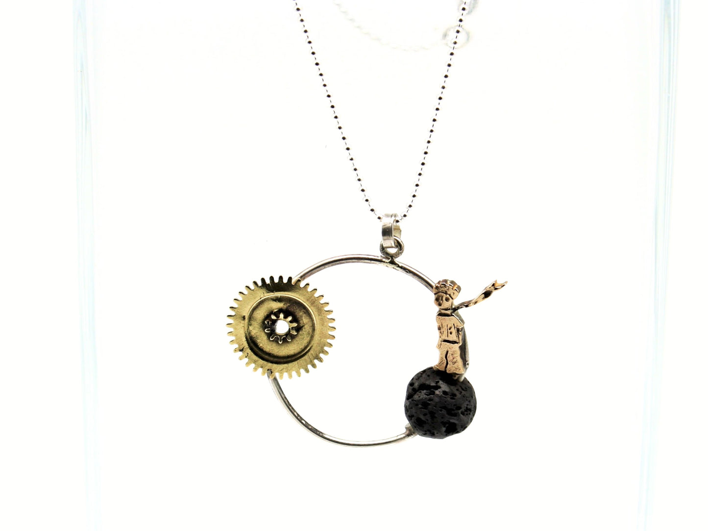 Sternenreisender – Handgefertigte Halskette mit Lavastein und Zahnrädern, Artikel 450
