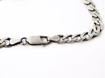 Bracciale da uomo in argento personalizzato Glimoire con catena a maglia piatta e chiusura a moschettone