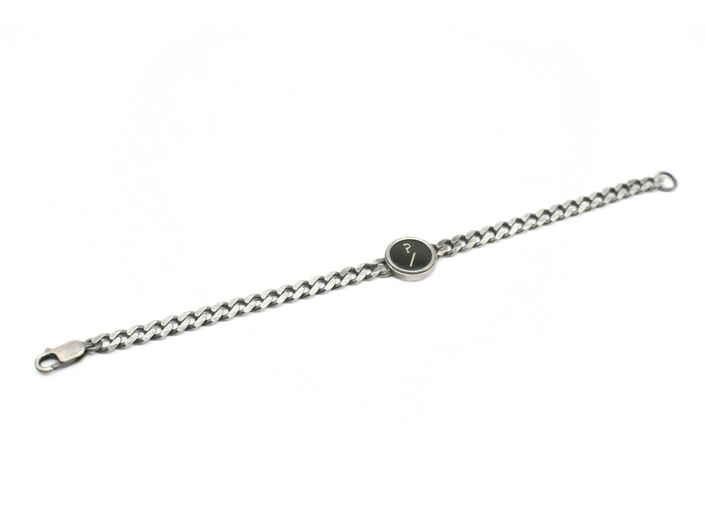 Bracciale da uomo in argento personalizzato Glimoire con maglia a catena e piastra tonda nera