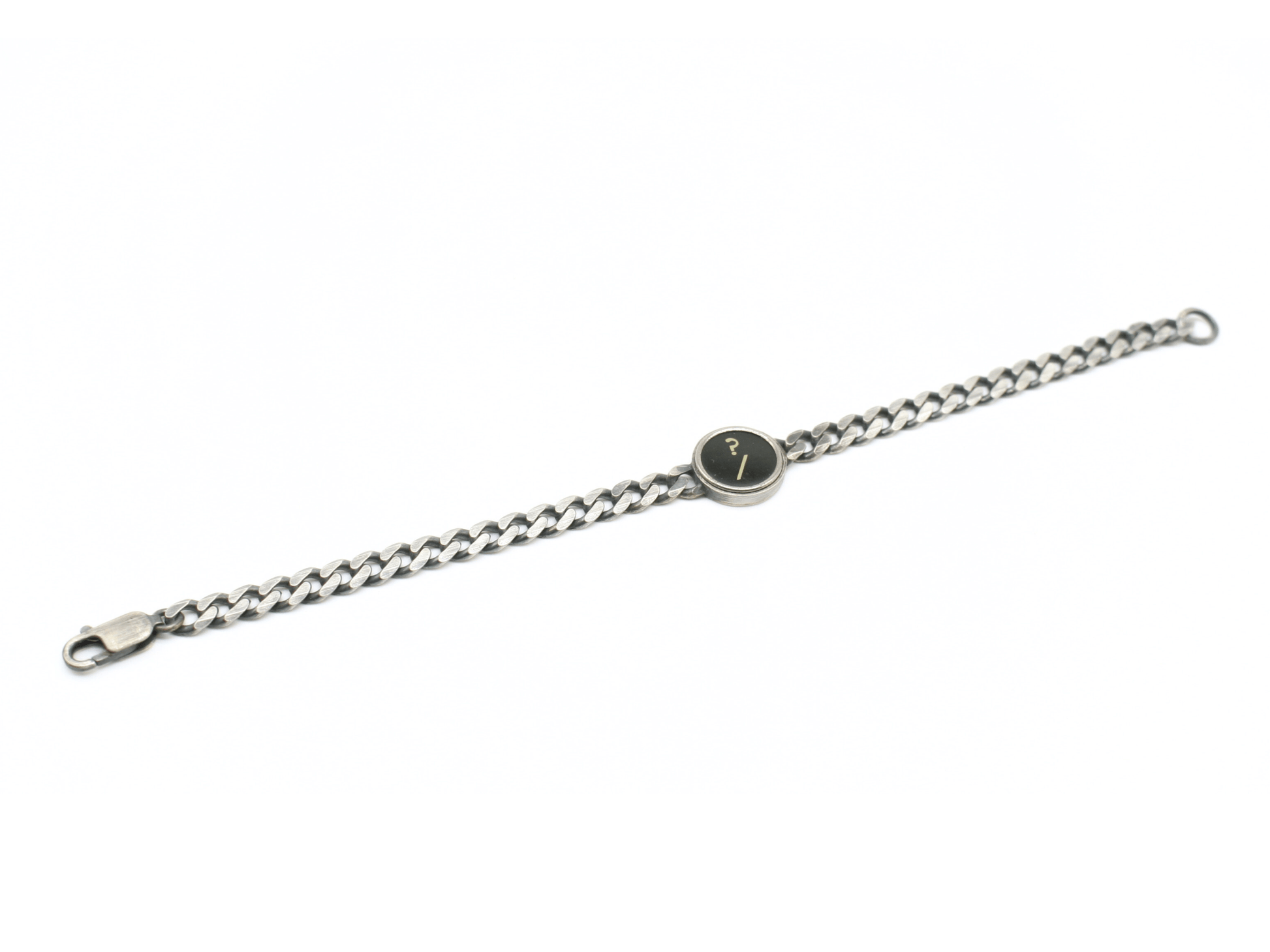 Bracciale da uomo in argento personalizzato Glimoire con maglia a catena e piastra tonda nera