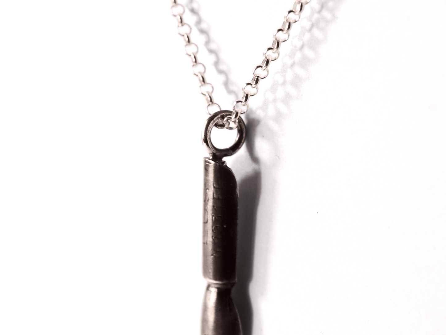 Collana artigianale con ciondolo pennino d'epoca da scrittura con catena in metallo