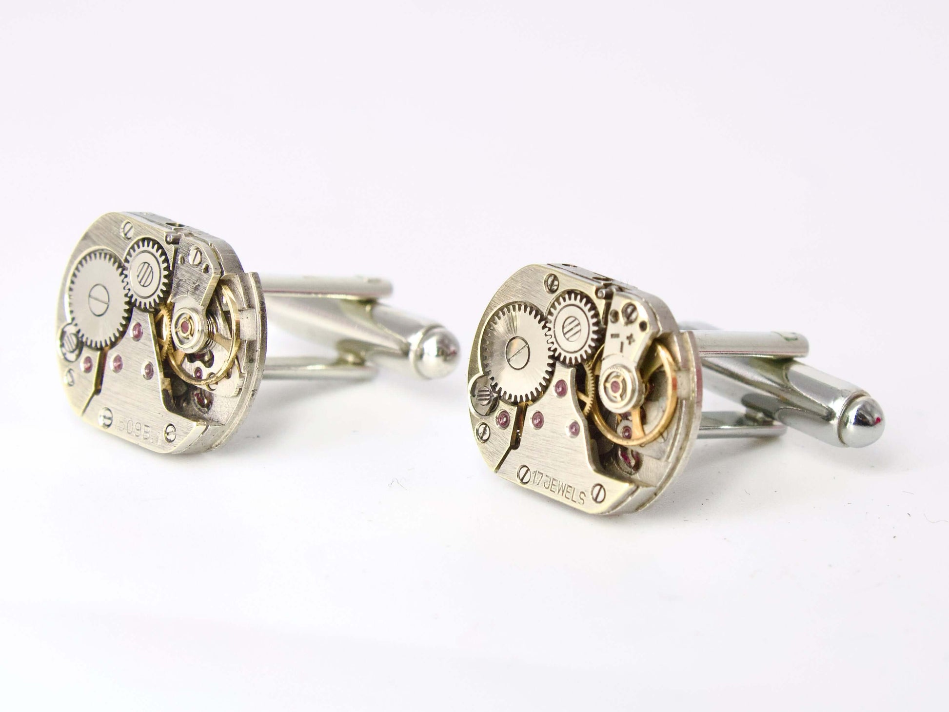 Gemelli da camicia Glimoire con dettagli meccanici vintage e design di gemelli con meccanismi orologio