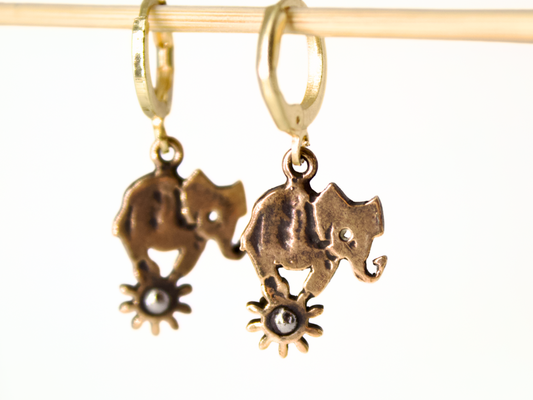 Orecchini Glimoire con gioielli a forma di elefante fatti a mano in bronzo con pendente a forma di elefante