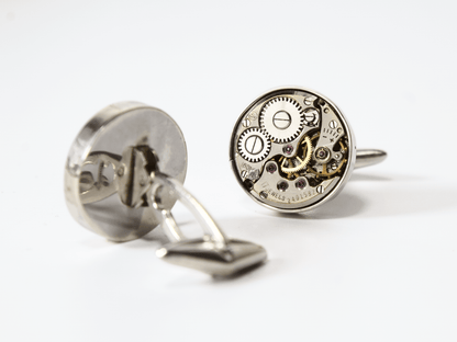 Gemelli da camicia Glimoire in argento con meccanismo interno dettagliato per un tocco elegante