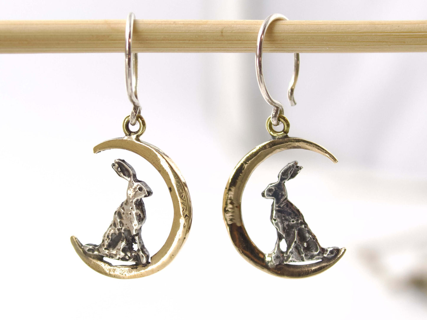 Orecchini animali lepre luna con coniglio in argento e luna in bronzo 