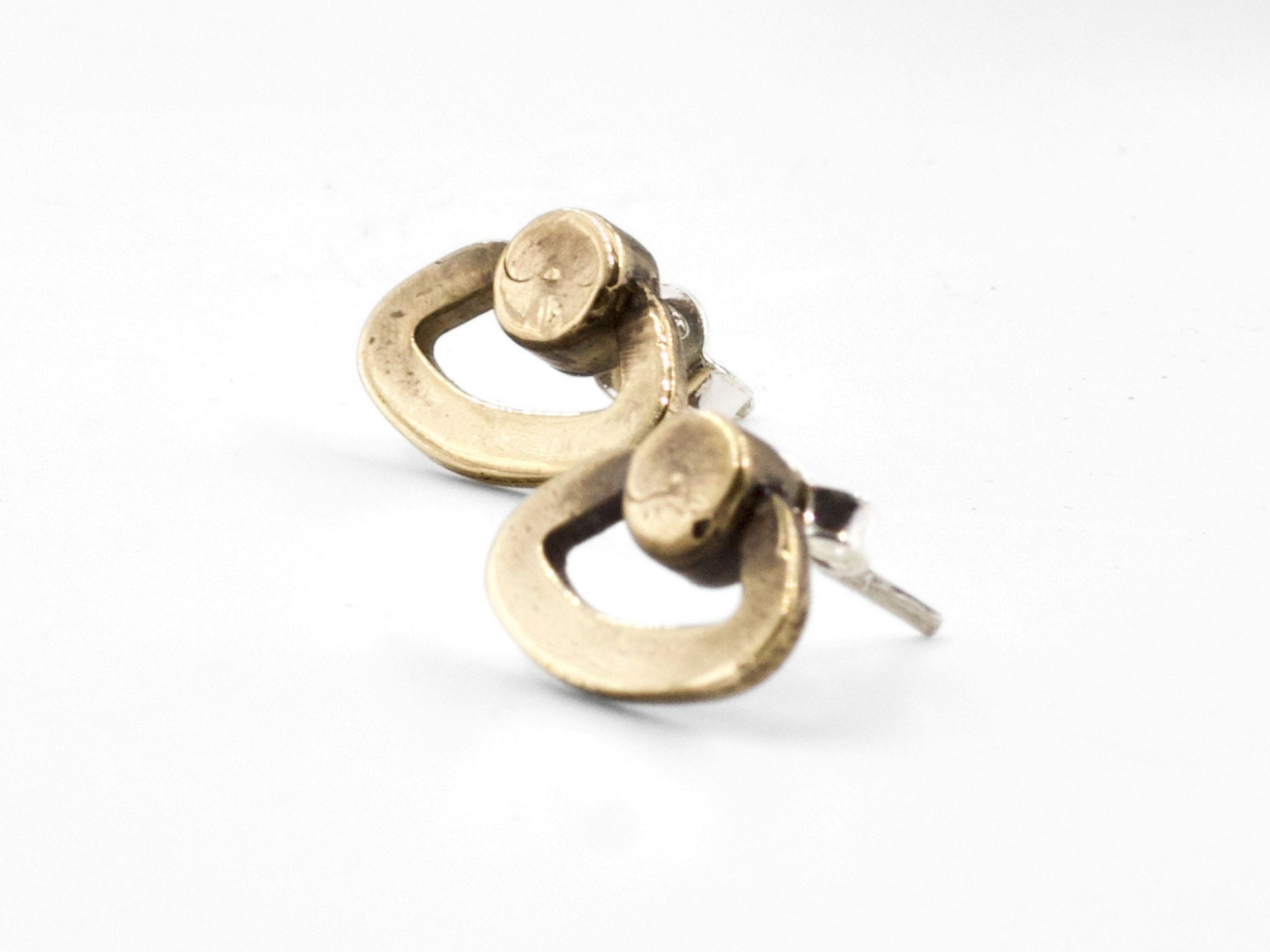 Orecchini particolari ispirati a sveglie con design originale in bronzo e argento