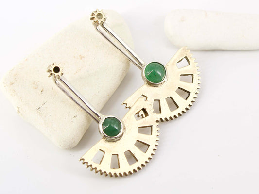 Orecchini pendenti pietra verde Glimoire design in metallo con pietra verde centrale