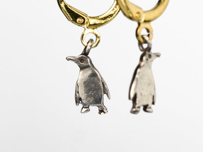 Orecchini pinguino artigianali con pendenti a forma di pinguino inargento e chiusura dorata