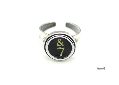 Anello in argento con tasti di macchina da scrivere design nero e numeri chiari Glimoire