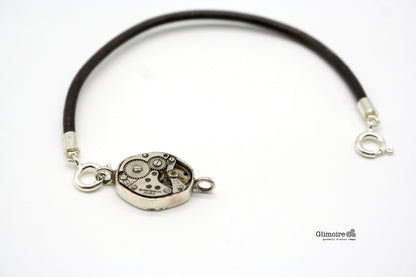 Bracciale in pelle stile industriale con chiusura in argento con meccanismo di orologio