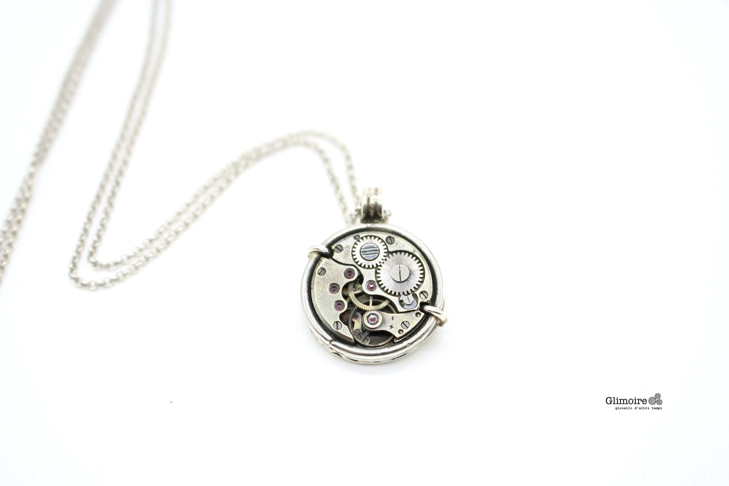 Collana in argento con meccanismo dettagliato a ingranaggi su catenina sottile di Glimoire