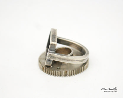 Anello industrial rettangolare Glimoire in metallo con design vintage e ingranaggio decorativo