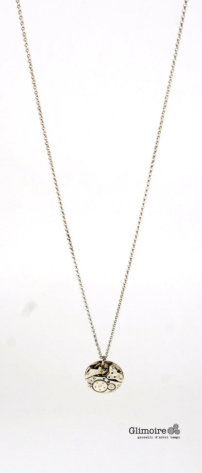 Collana meccanismo artigianale Glimoire con pendente a forma di ingranaggi vintage in metallo
