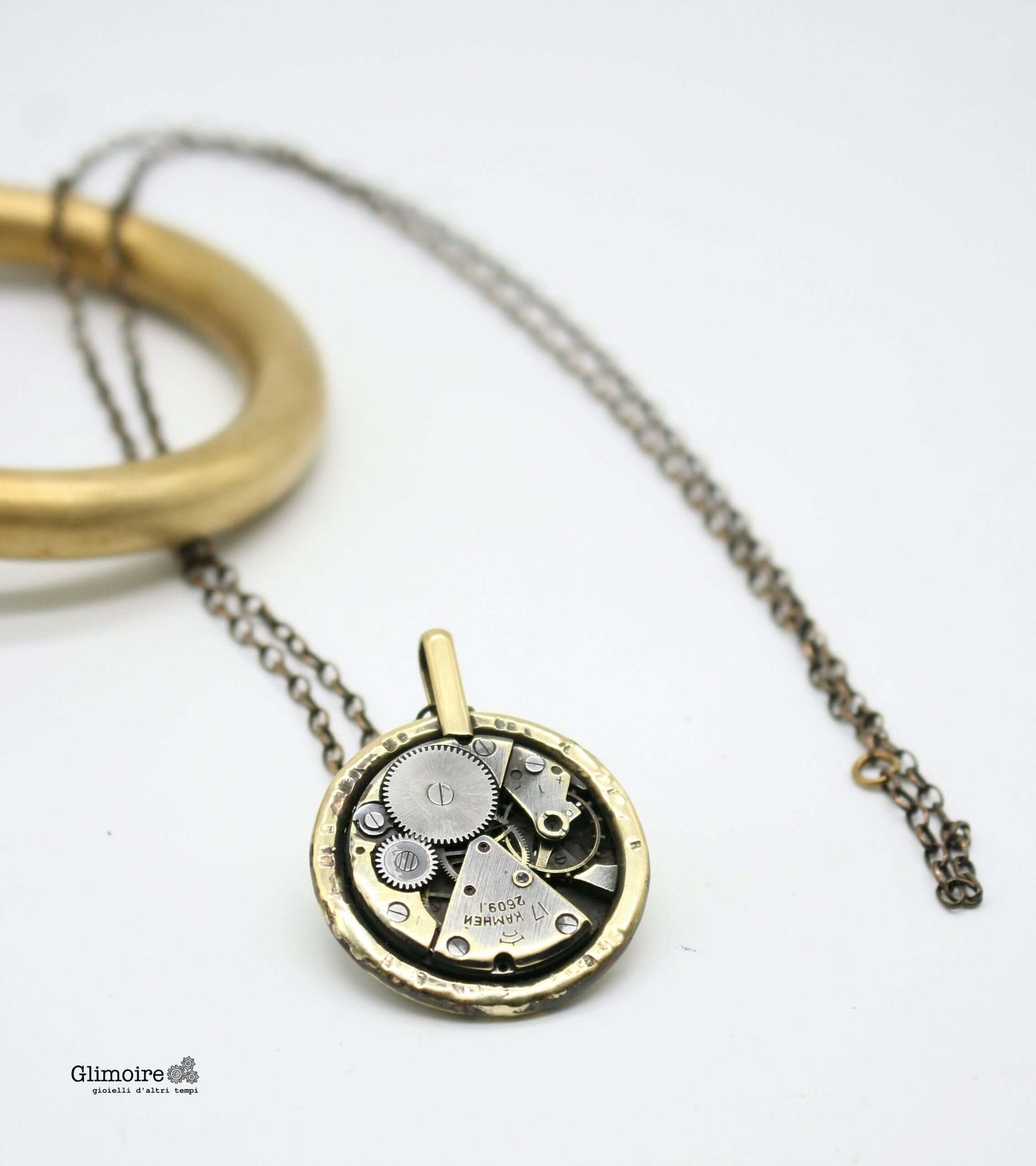 Collana Glimoire con pendente in ottone con meccanismo visibile e catena metallica