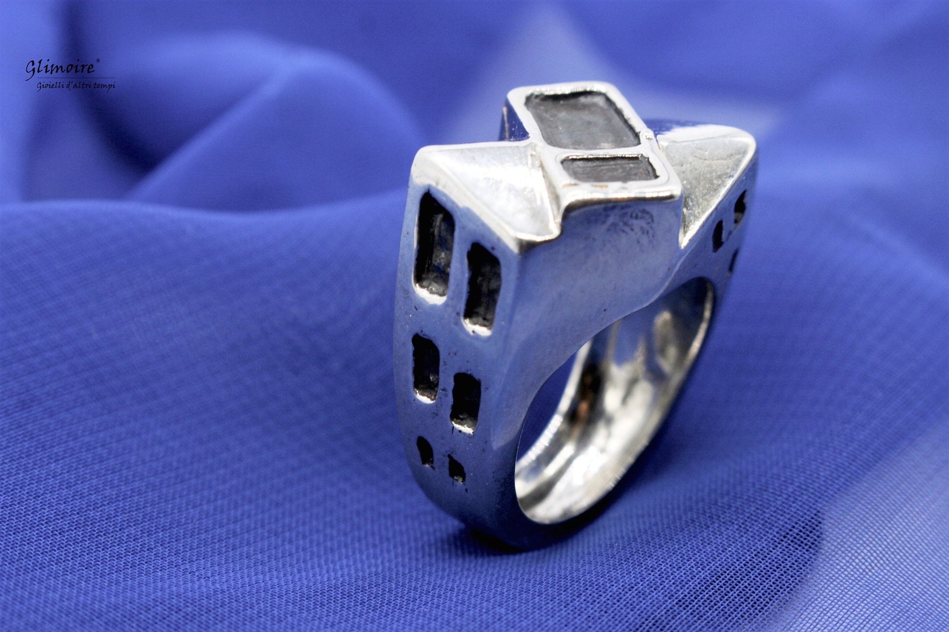 Anello serie urbana - il condominio art.200 - Glimoire