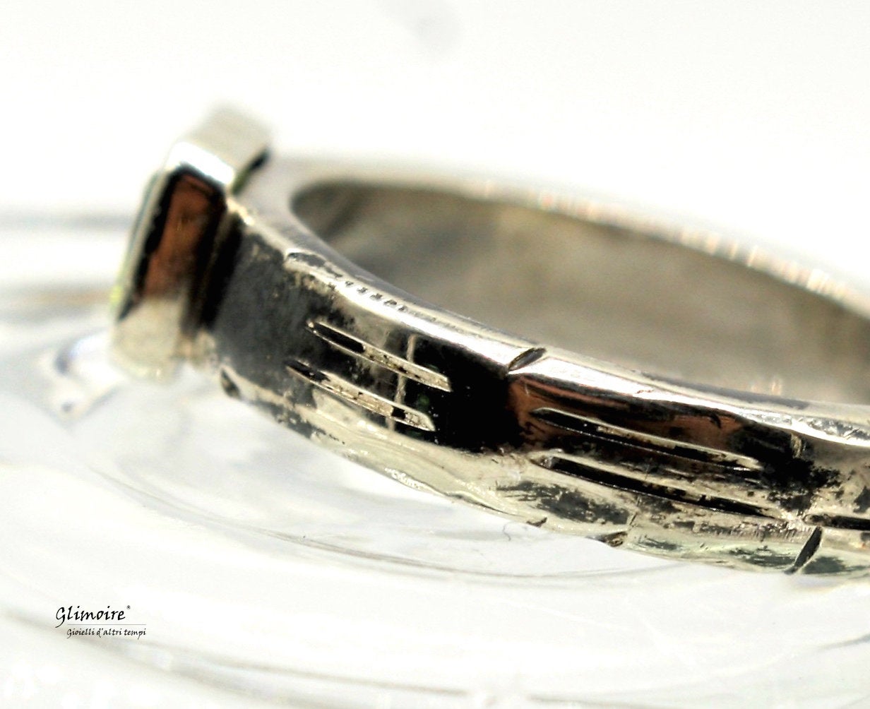 I segni e tracce - Anello in argento con ametista - Anello a fascetta con pietra viola stile retrò, vintage art.311 - Glimoire