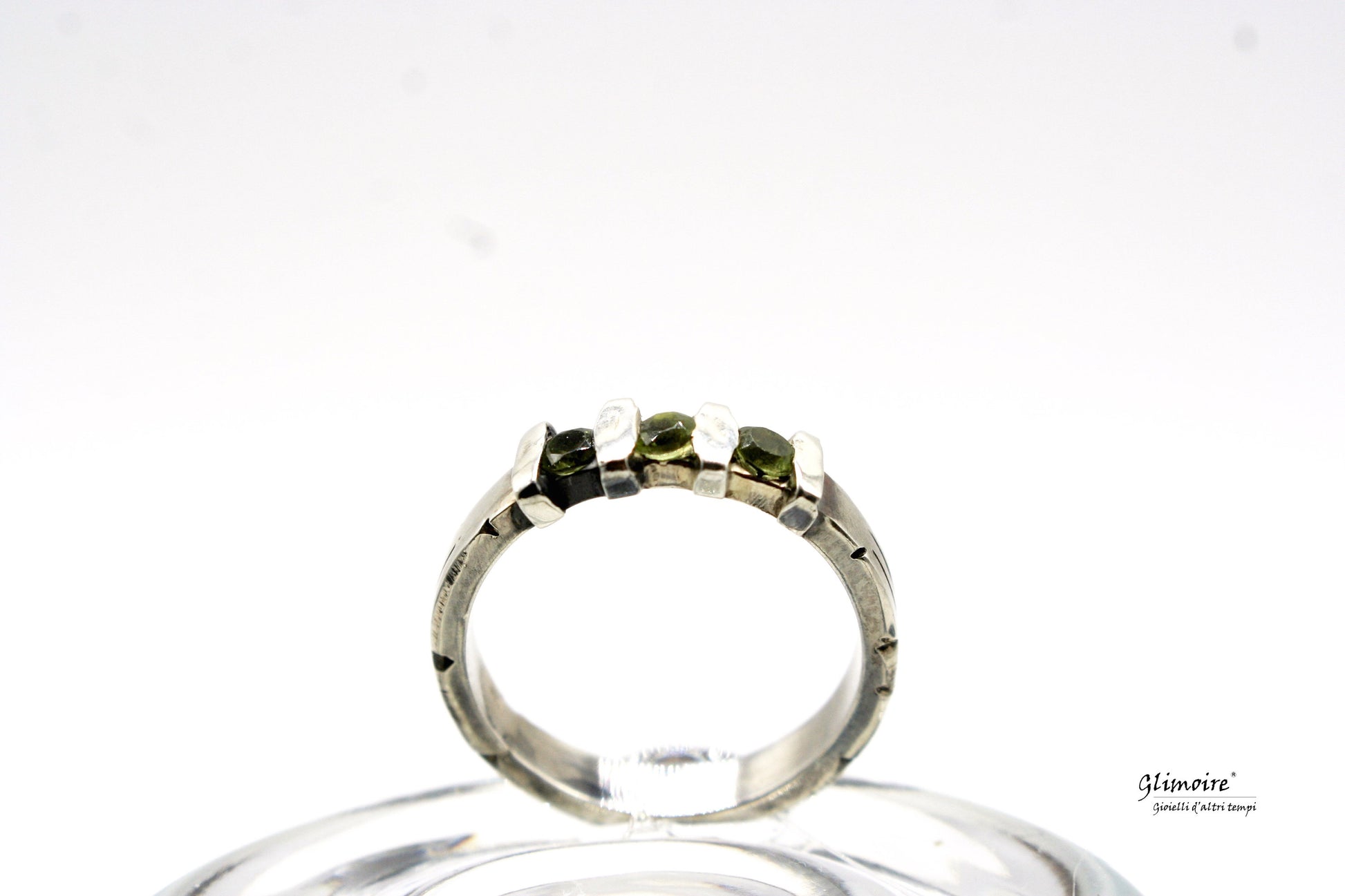 Anello in argento con 3 pietre incastonate peridoto - Anello a fascetta con pietra verde stile retrò, vintage art.275 - Glimoire