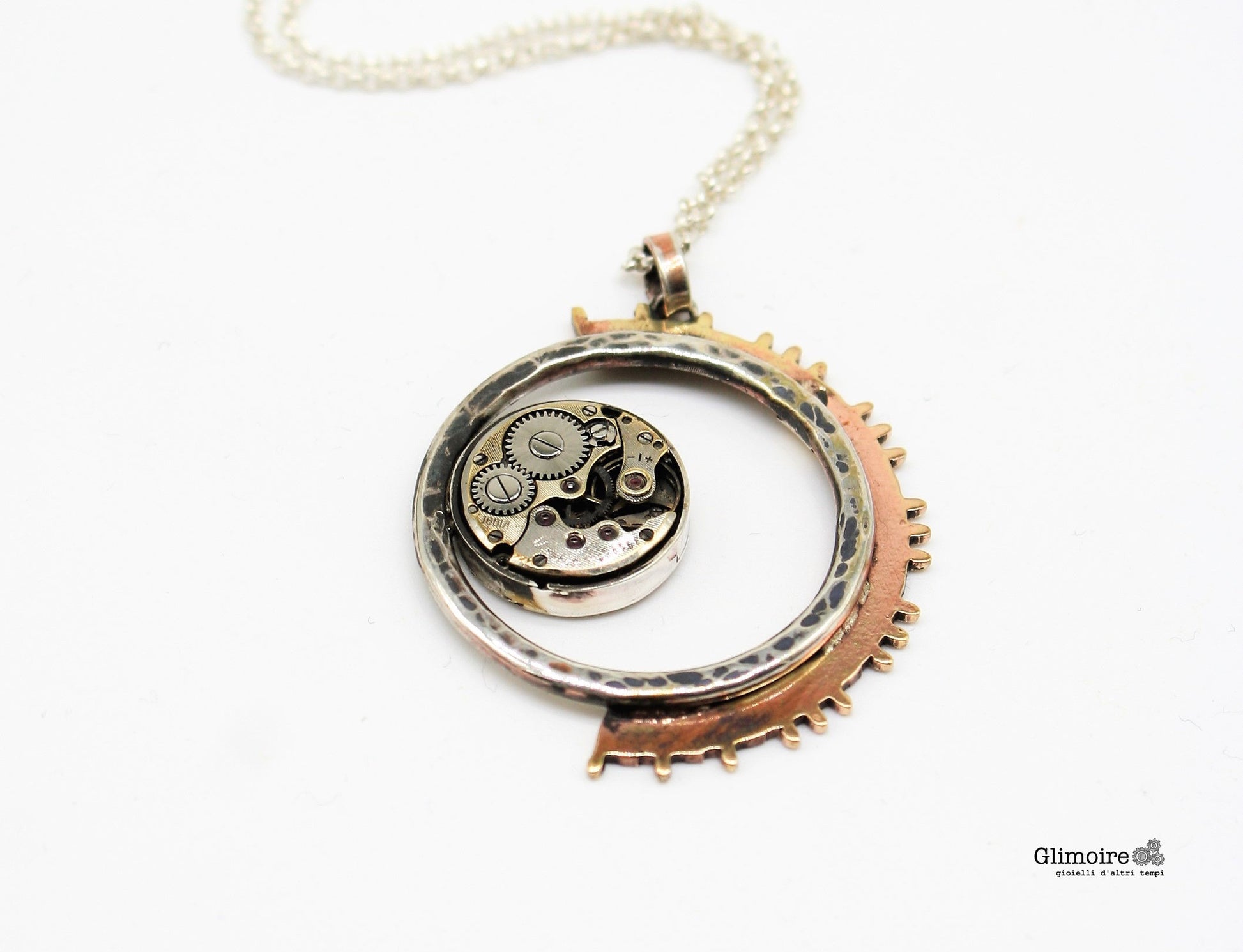 Eclissi - Medaglione con cerchio battuto e meccanismo d'orologio d'epoca e ingranaggio di orologio a pendolo art.295 - Glimoire