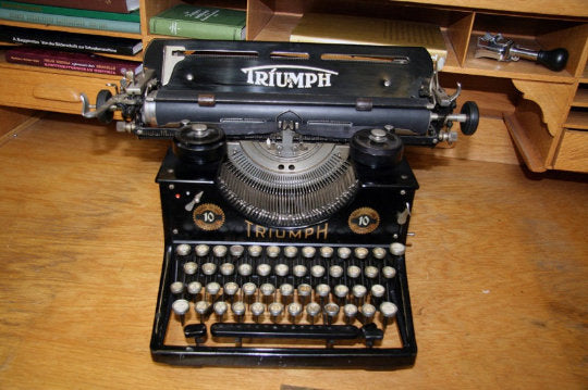 Gemelli in argento con punteggiatura con tasti di macchina da scrivere Triumph - punto & virgola  art.314 - Glimoire