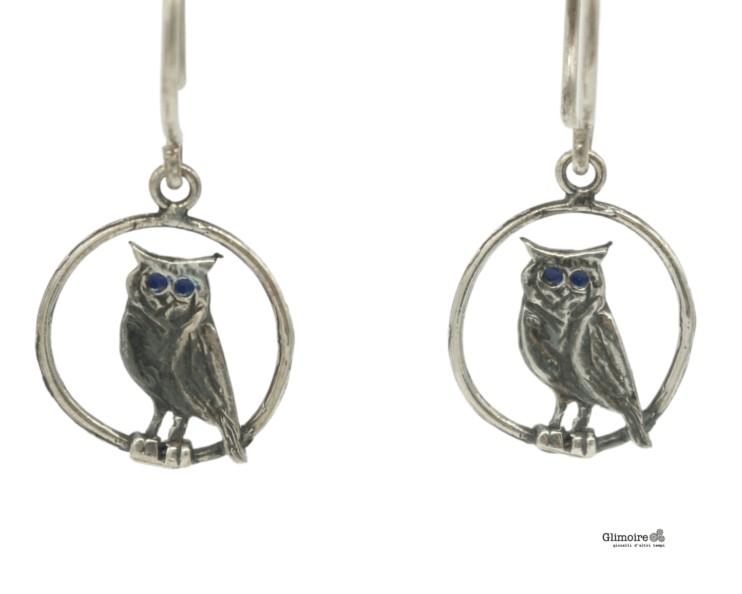 Orecchini gufi in argento con occhi blu di Glimoire design elegante e originale