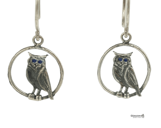 Orecchini gufi in argento con occhi blu di Glimoire design elegante e originale